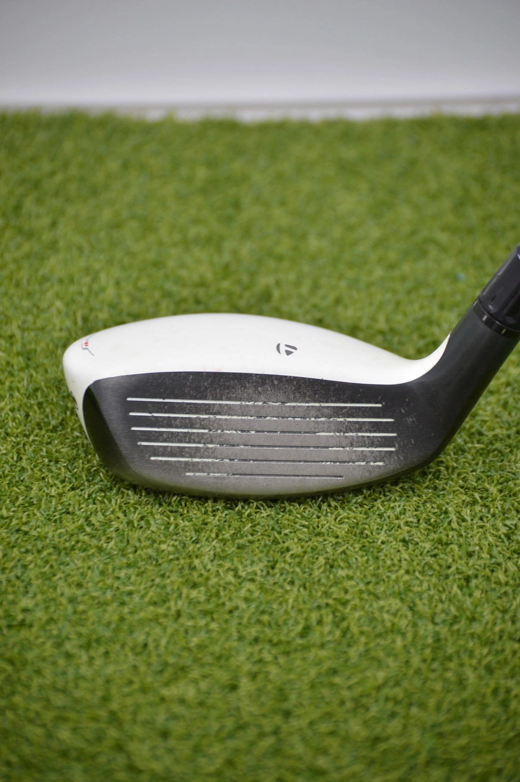 GolfRoots TaylorMade 2011 Rescue 4 Hybrid R Flex 3 GolfRoots TaylorMade 2011 Rescue 4 Hybrid R Flex - Image 3